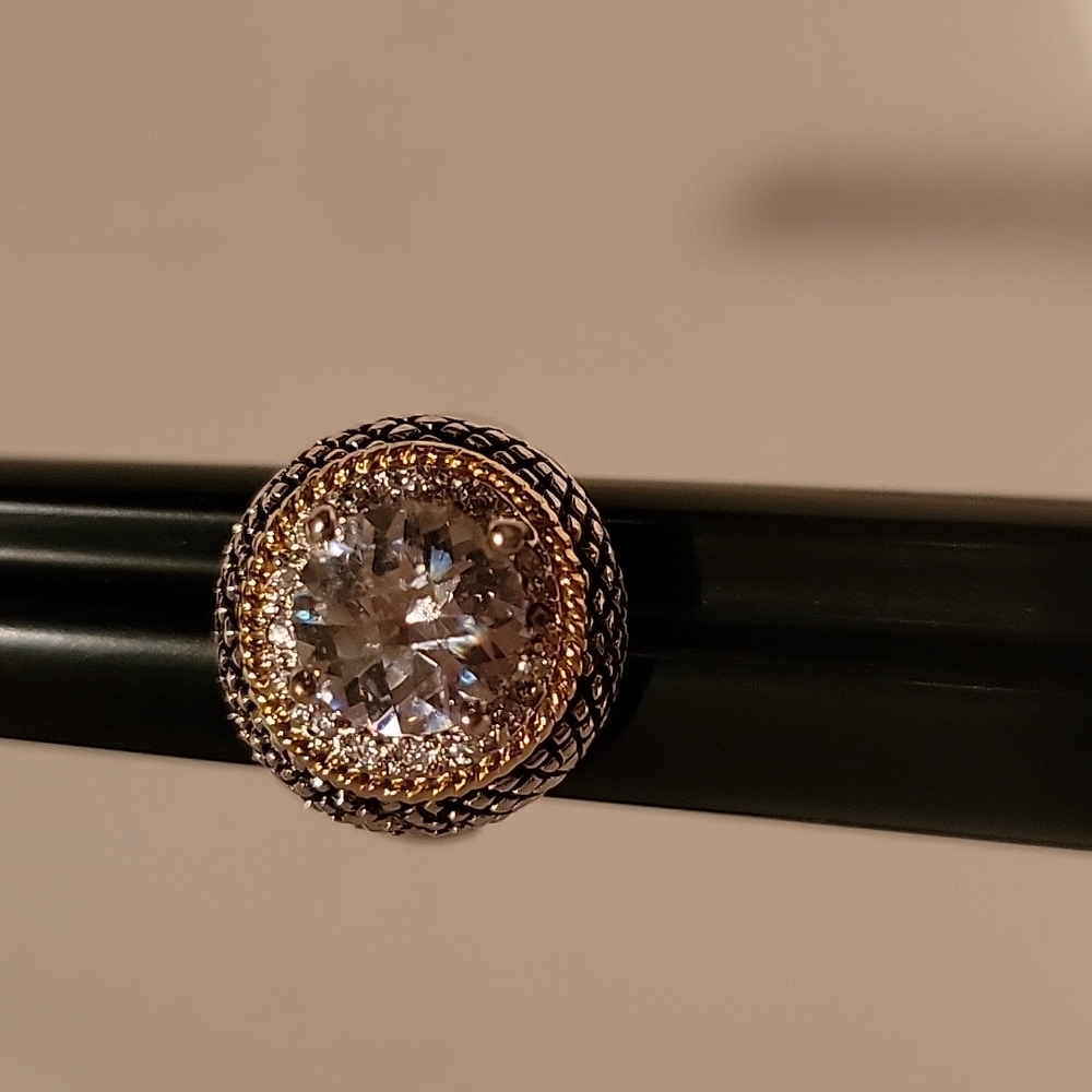 Women's size 6 ring